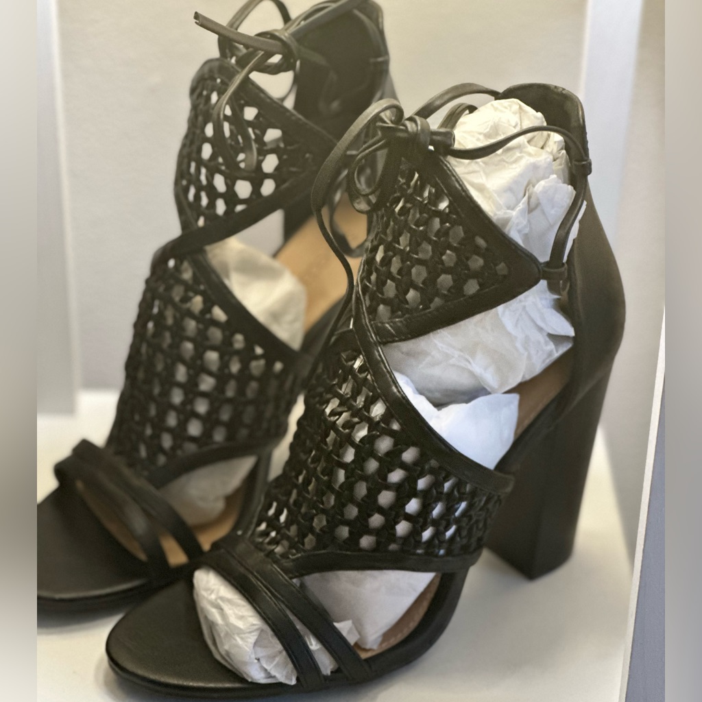 Shoe Dazzle Black Heeled Sandals With Lattice Design